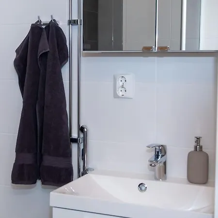 Lux 5 - New Stylish For Up To Five